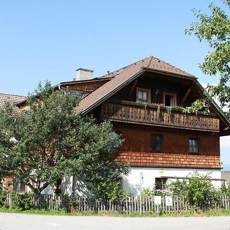 Biohof Sauschneider Apartment Sankt Margarethen im Lungau Exterior photo